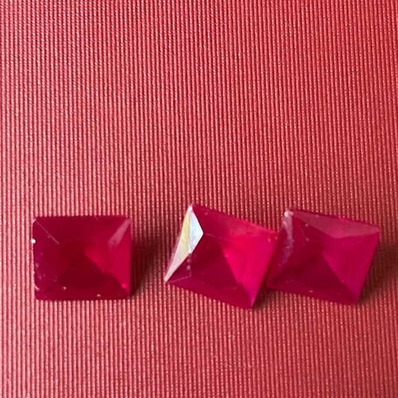 Ruby - Picture 2 of 3